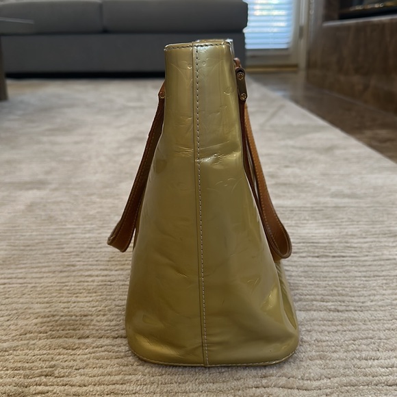 Louis Vuitton Monogram Vernis Houston Shoulder Bag - Picture 6 of 15